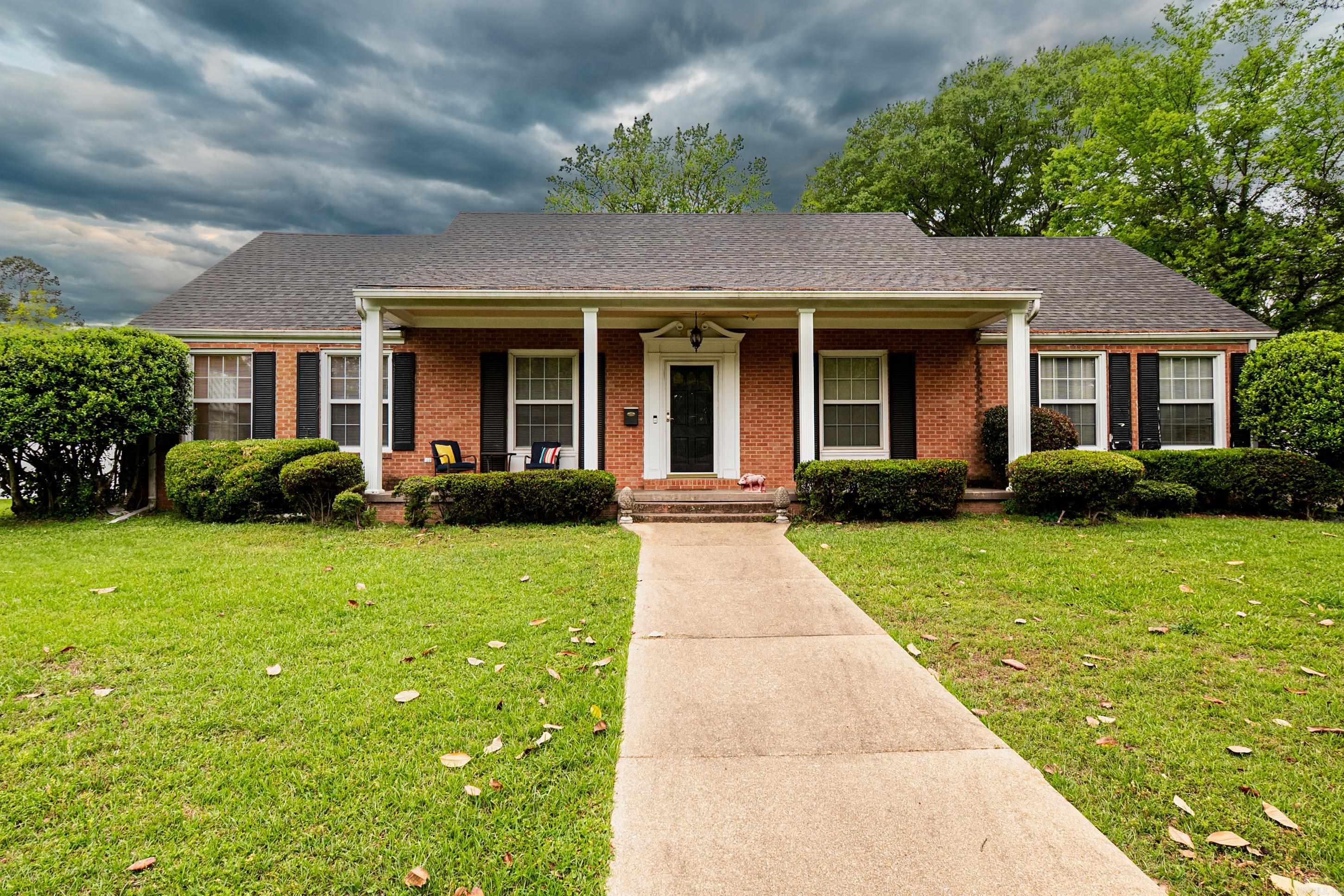 MIKE BERG LAKE - Residential