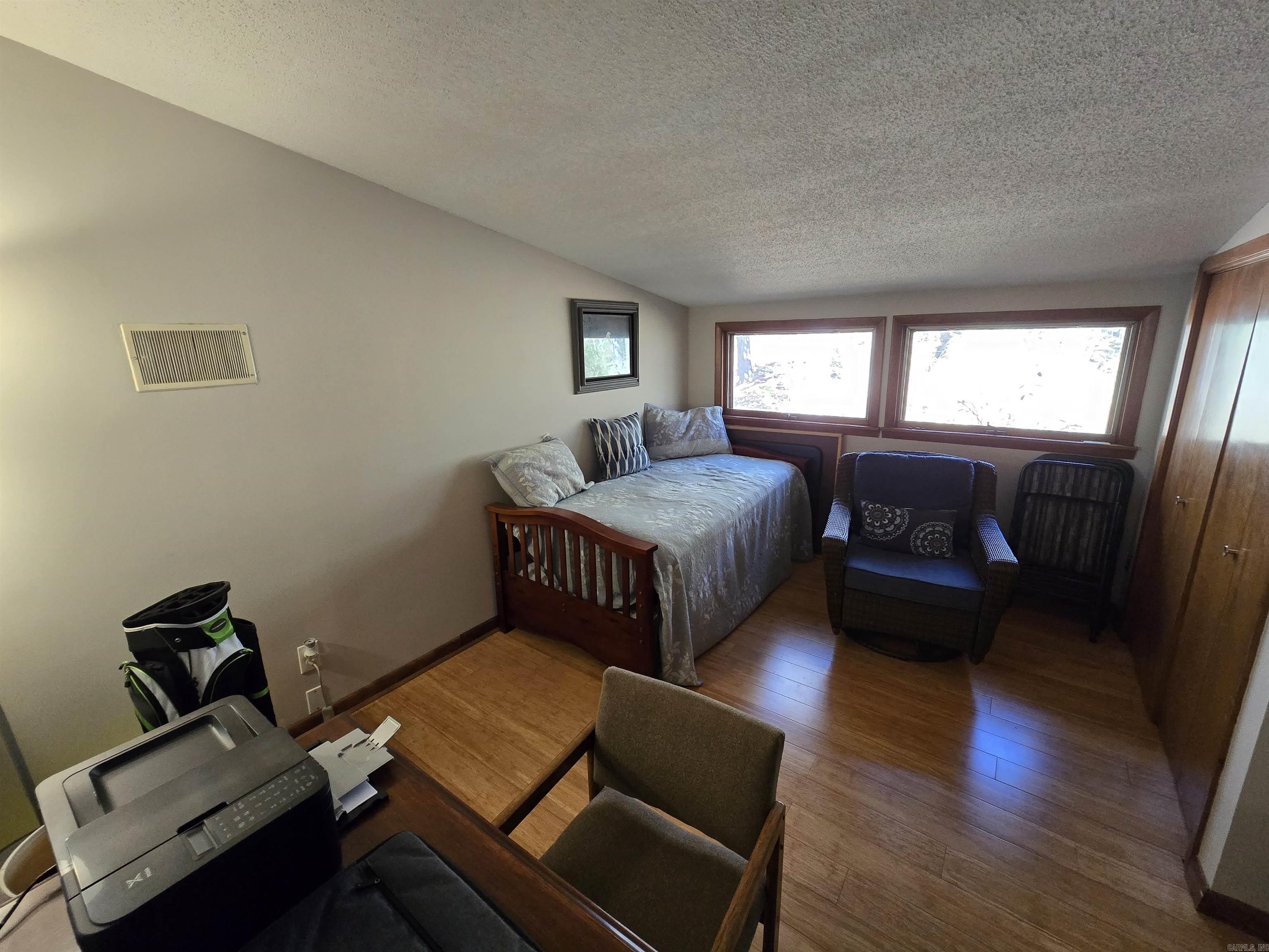 INDIAN HILLS - Residential