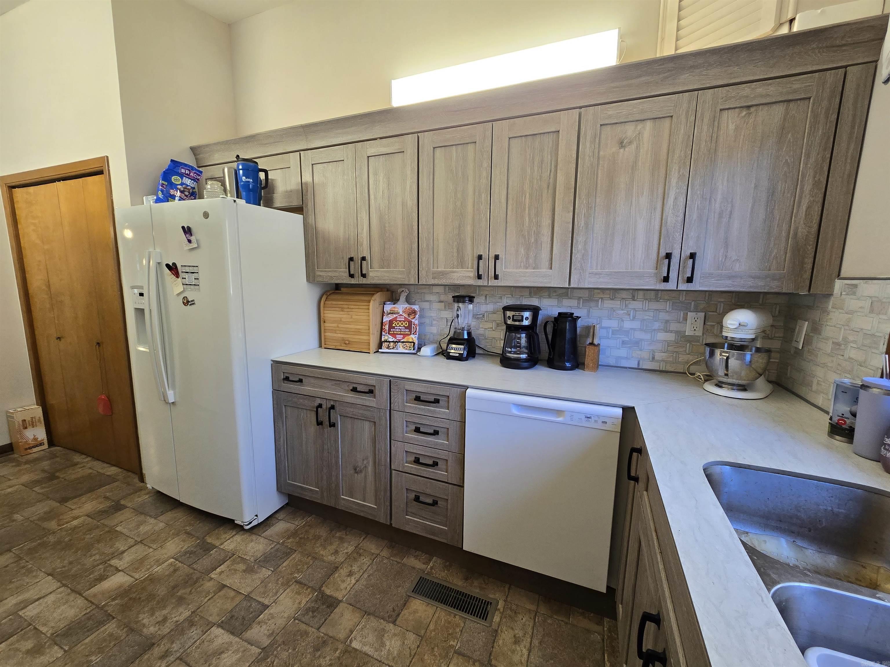 INDIAN HILLS - Residential