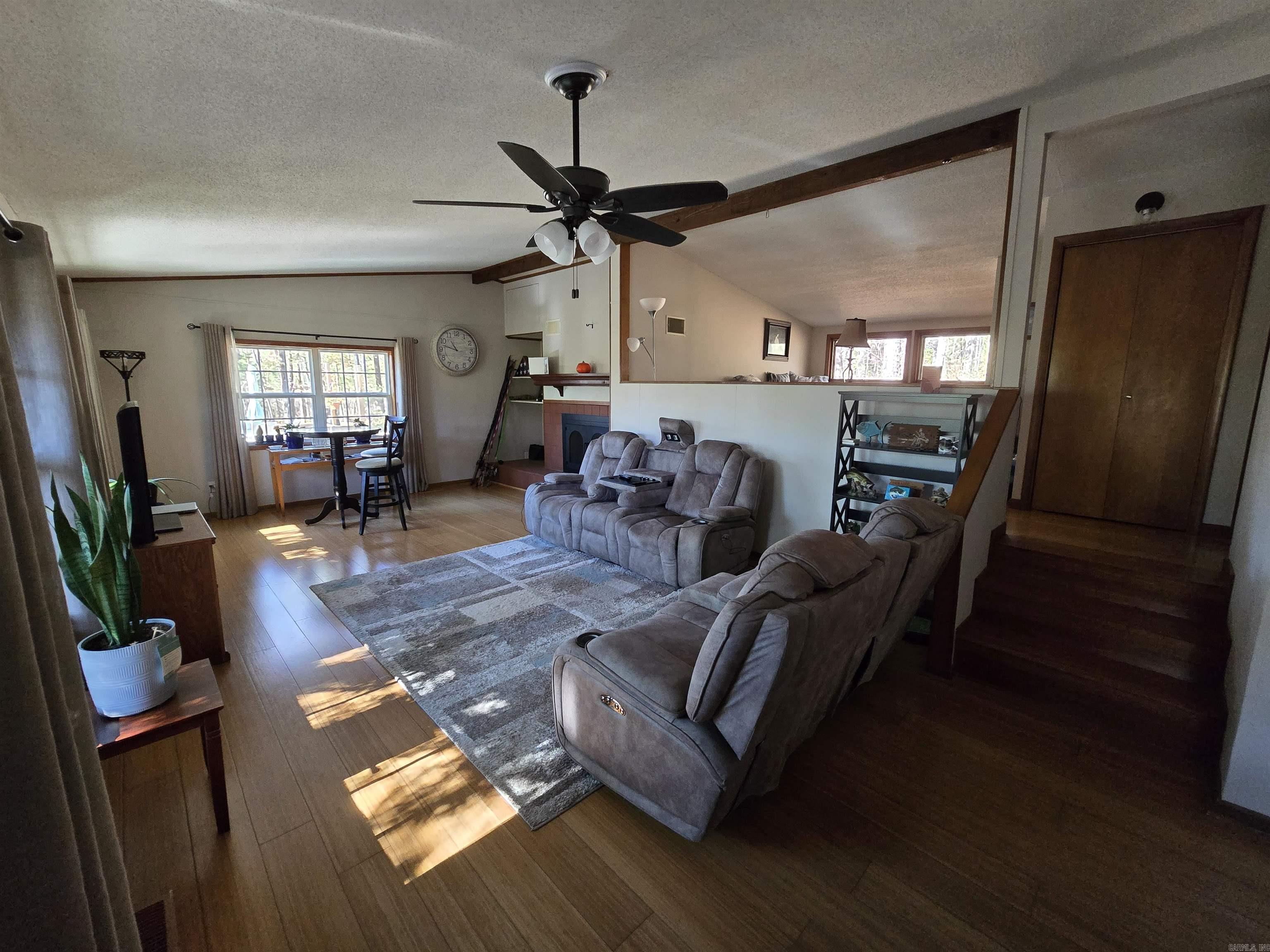 INDIAN HILLS - Residential