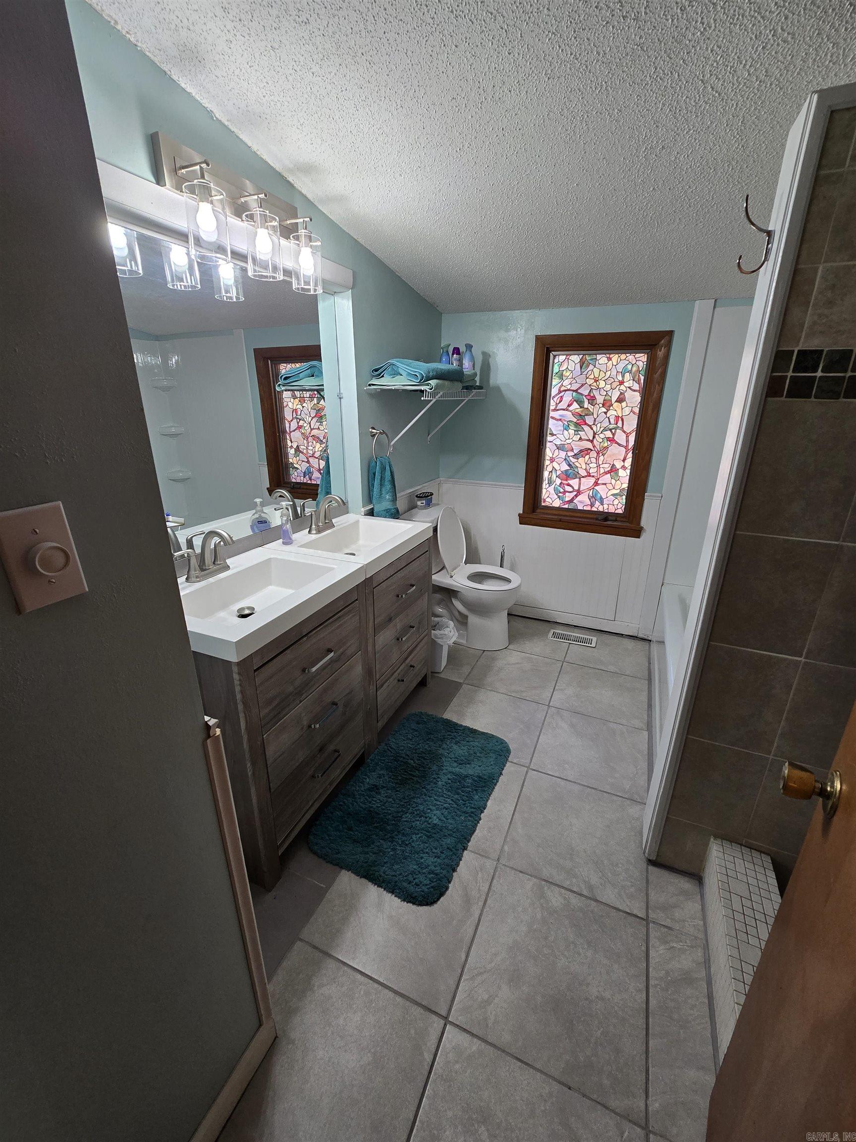INDIAN HILLS - Residential