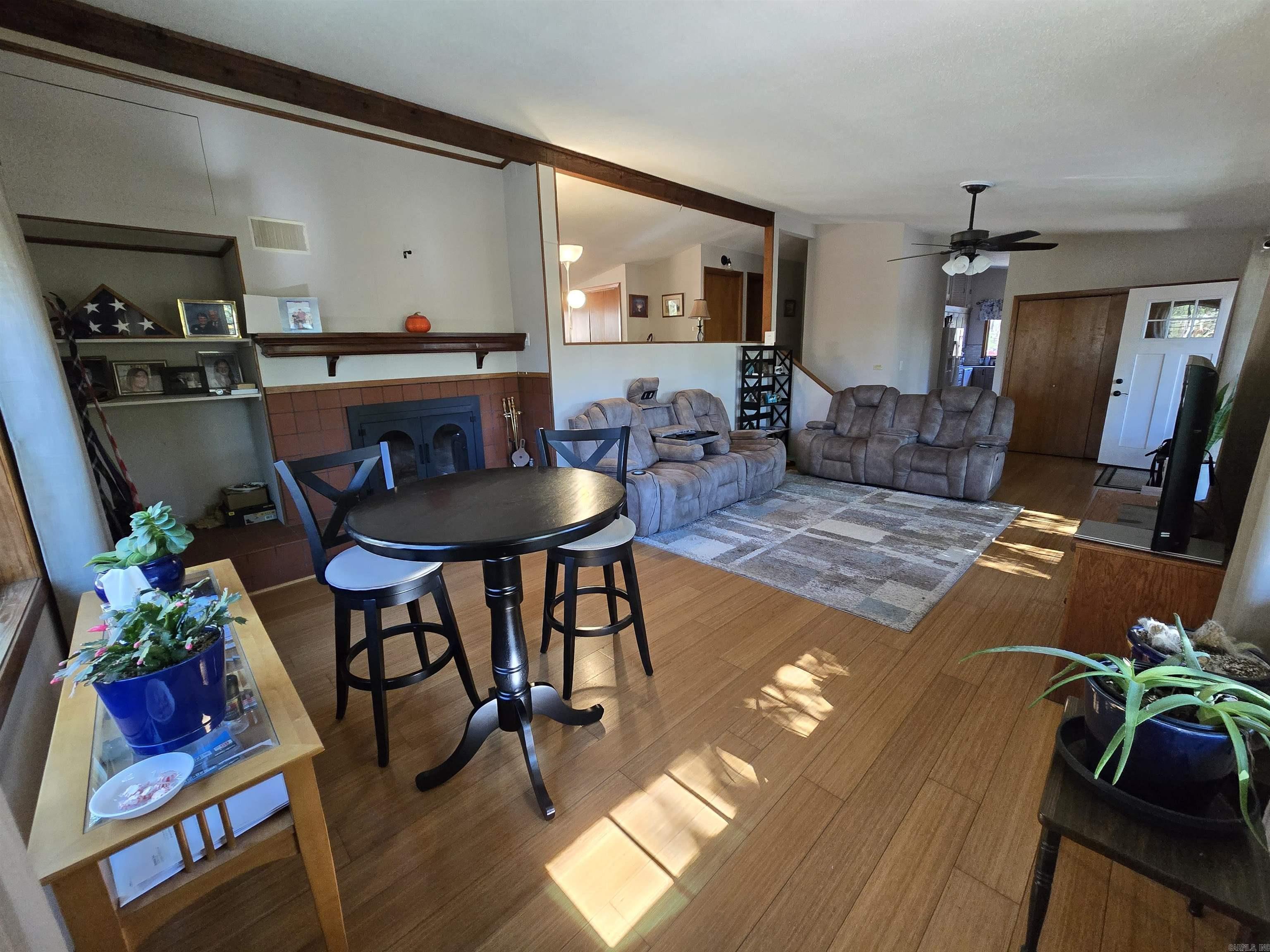 INDIAN HILLS - Residential