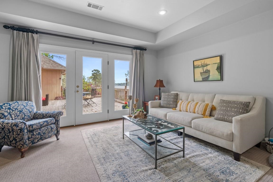 DRIFTWOOD POINT - Residential