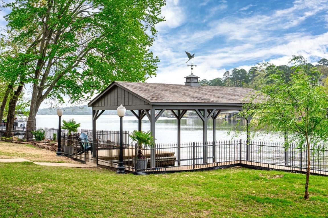 DRIFTWOOD POINT - Residential