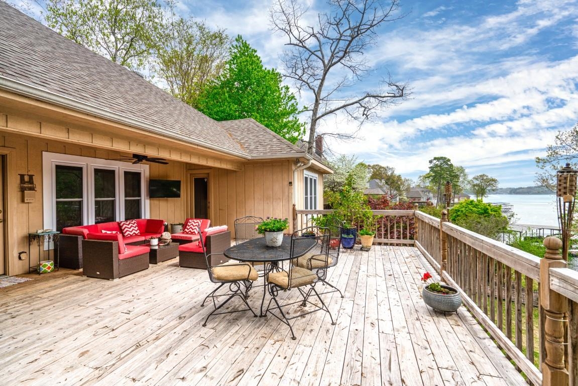 DRIFTWOOD POINT - Residential
