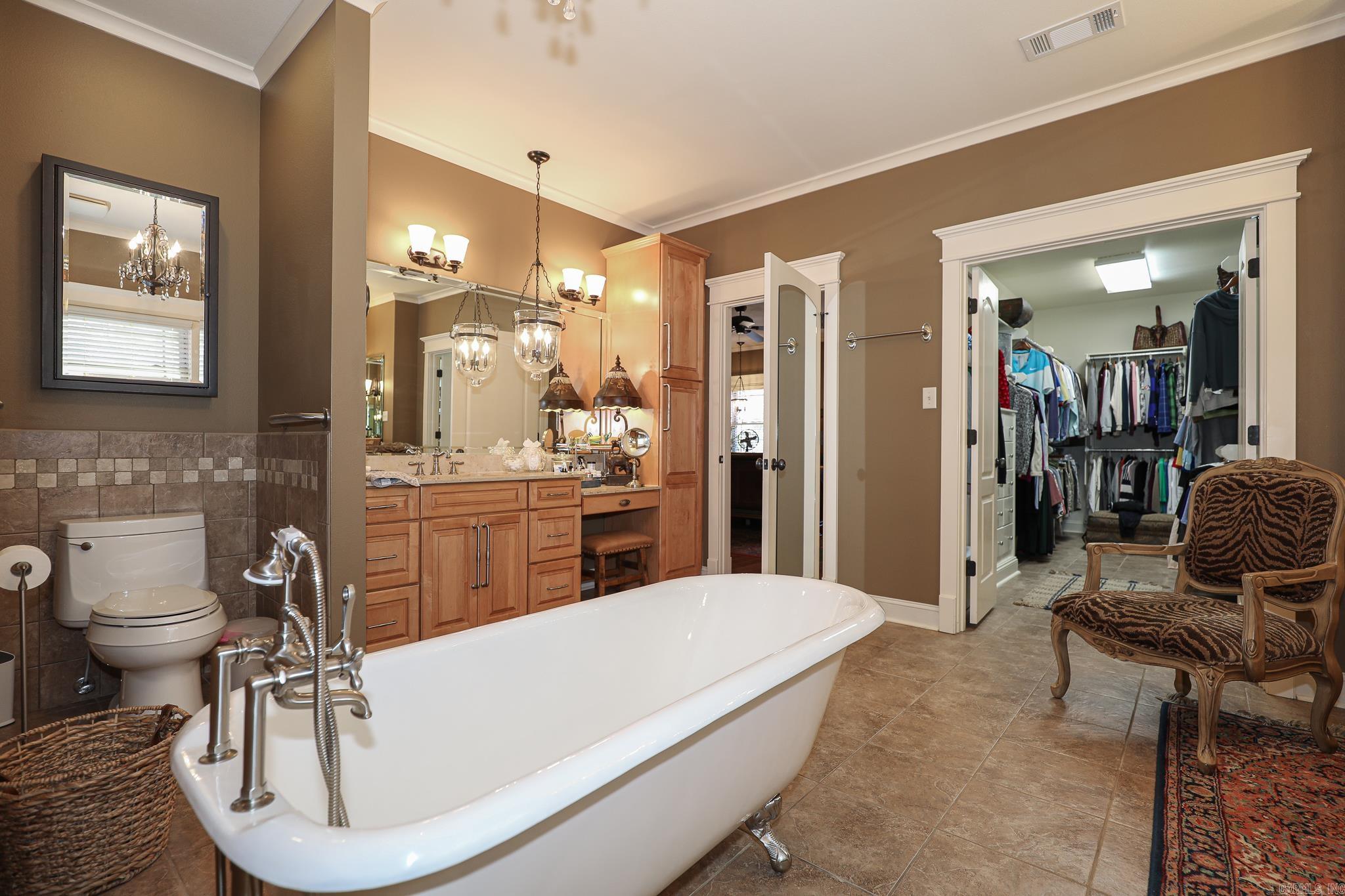 LONGHILLS VILLAGE - Residential