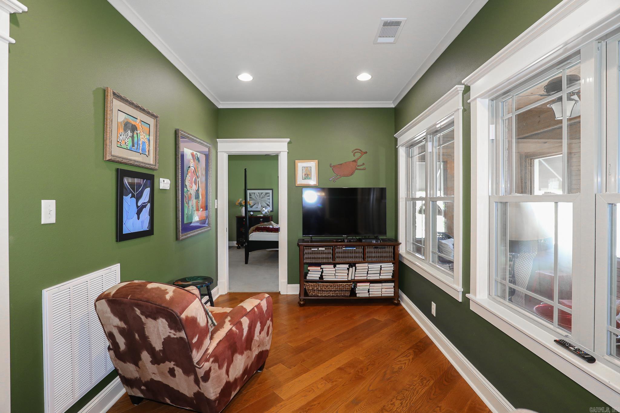 LONGHILLS VILLAGE - Residential