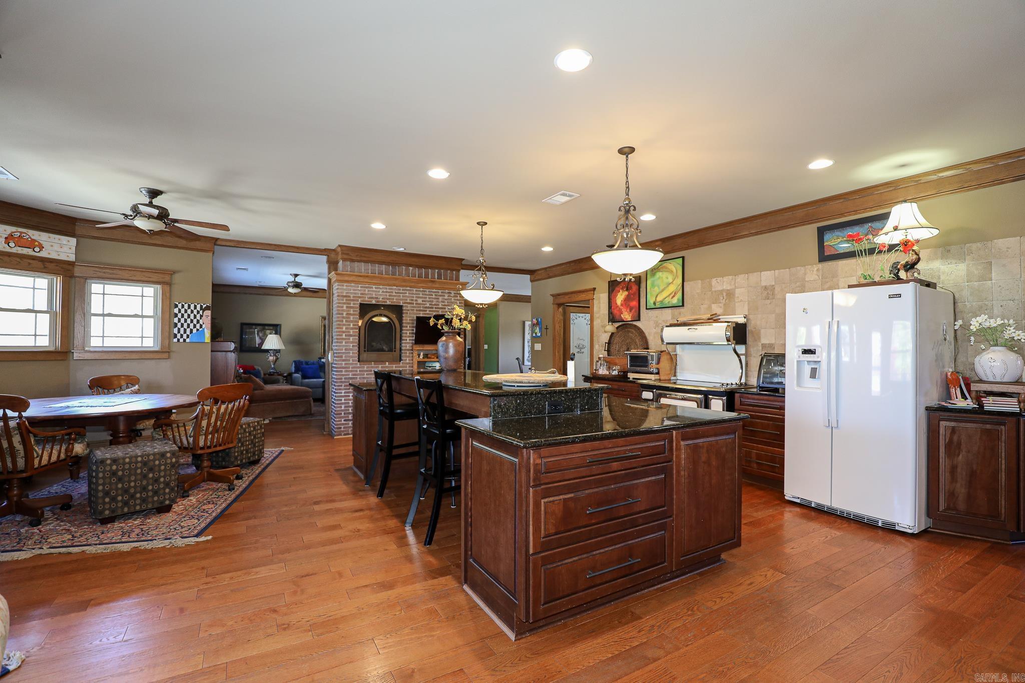 LONGHILLS VILLAGE - Residential