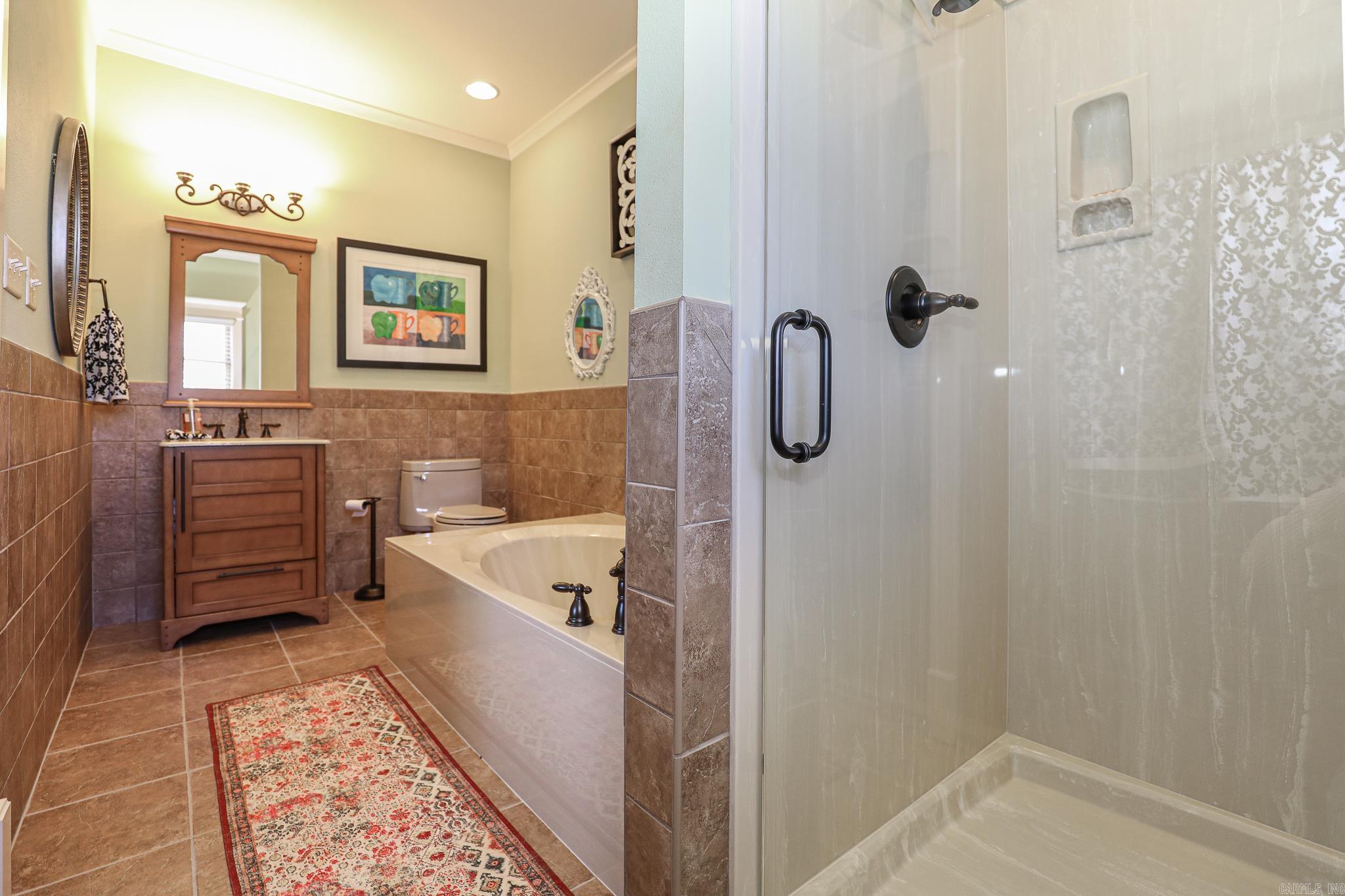 LONGHILLS VILLAGE - Residential