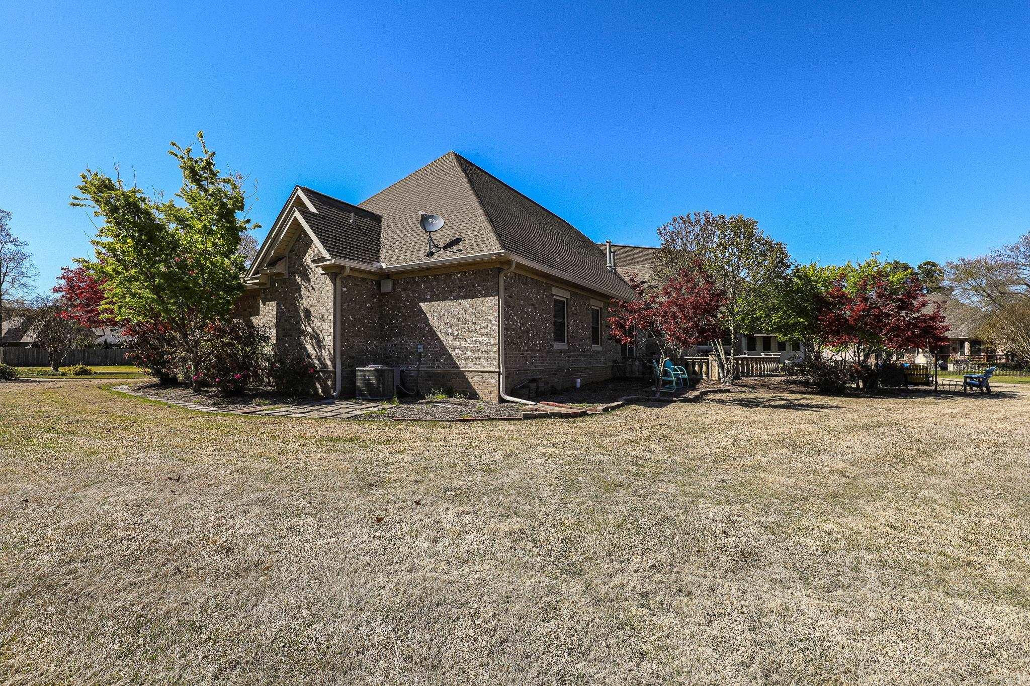 LONGHILLS VILLAGE - Residential