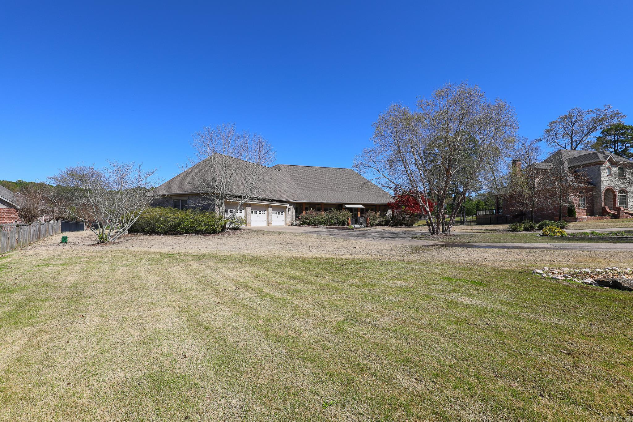 LONGHILLS VILLAGE - Residential