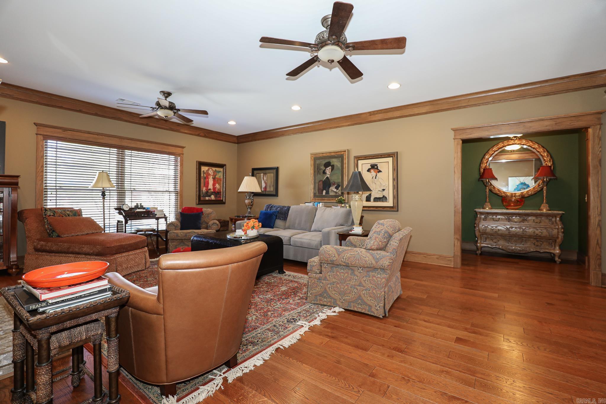 LONGHILLS VILLAGE - Residential