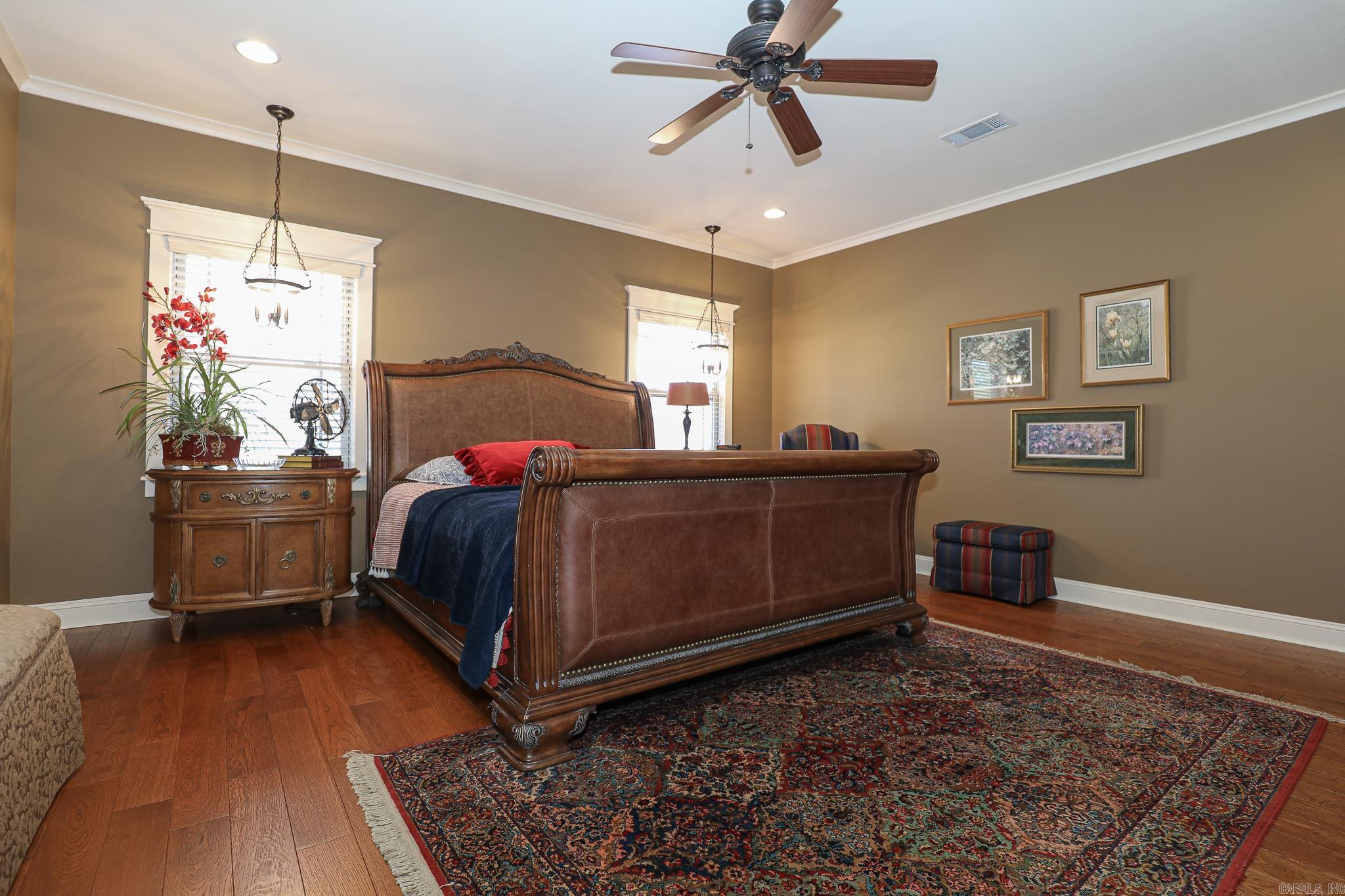 LONGHILLS VILLAGE - Residential