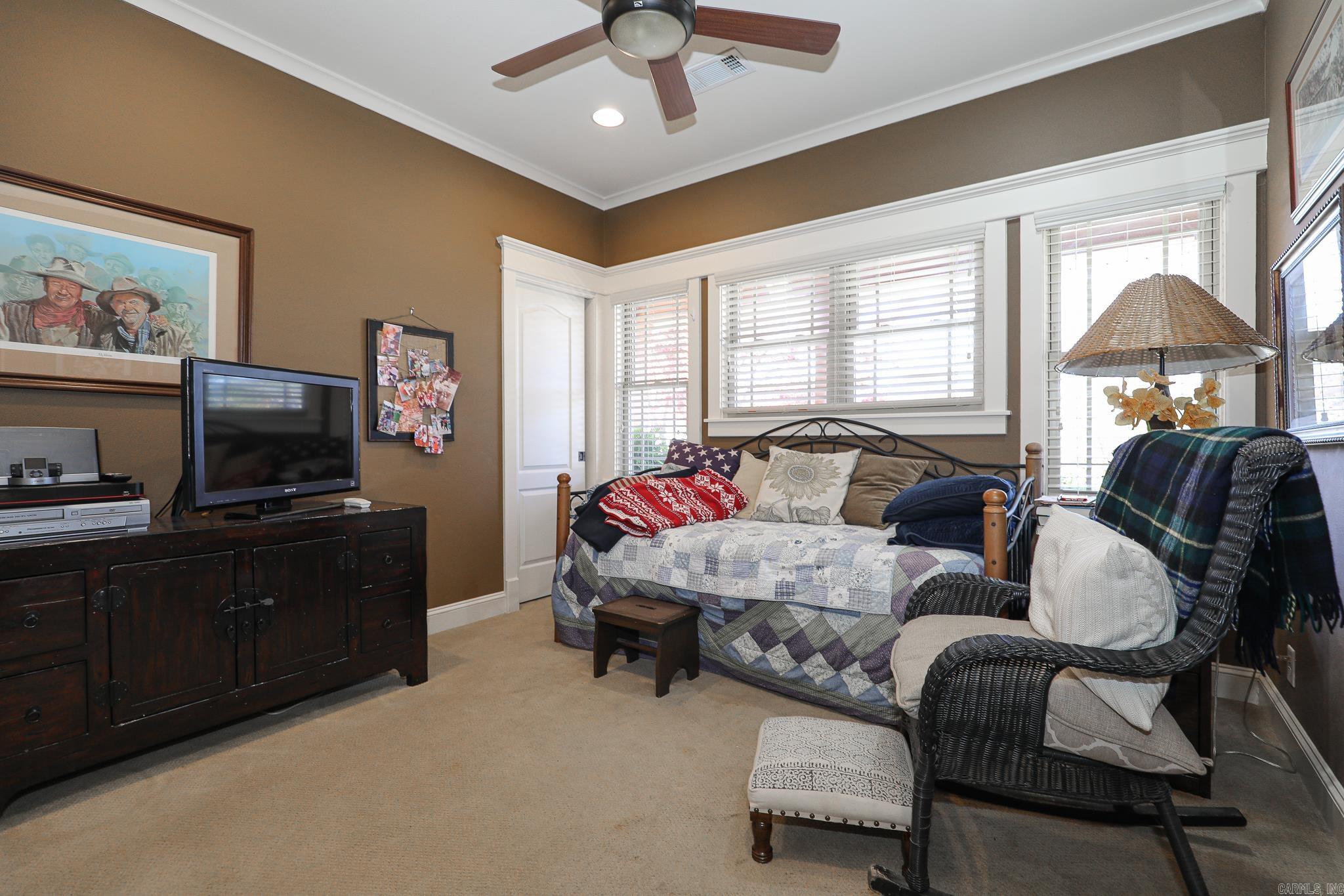 LONGHILLS VILLAGE - Residential