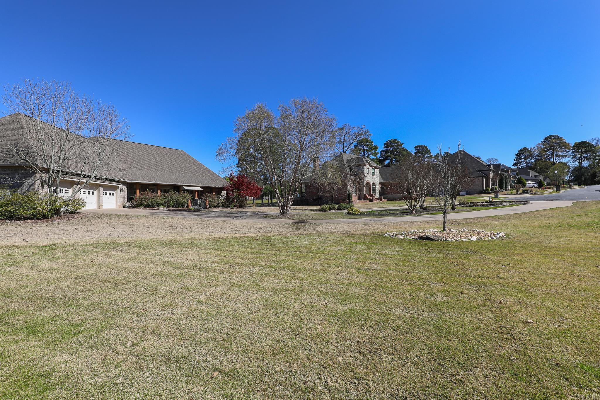 LONGHILLS VILLAGE - Residential