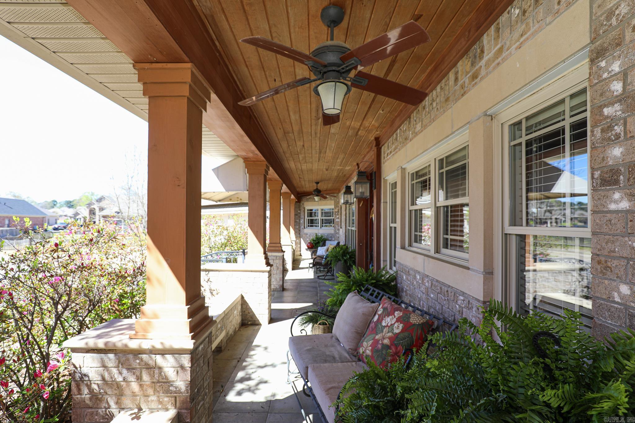 LONGHILLS VILLAGE - Residential