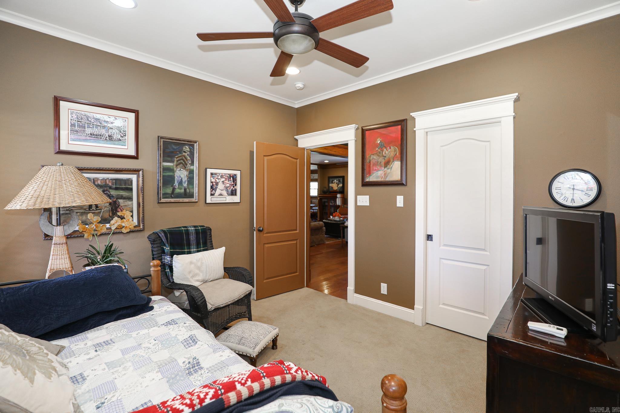 LONGHILLS VILLAGE - Residential