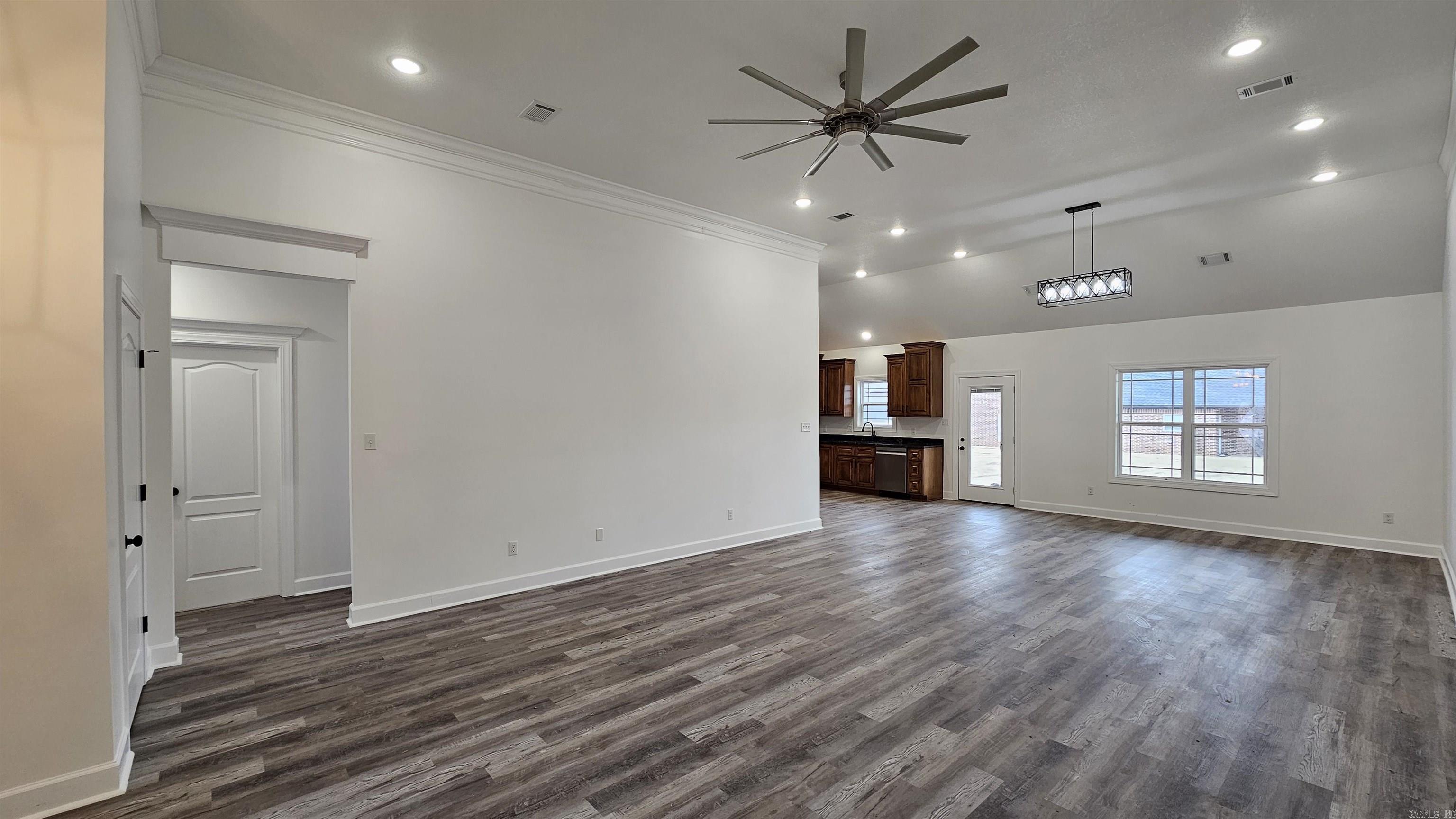 FOSTER REPLAT OF CEDAR HEIGHTS - Residential