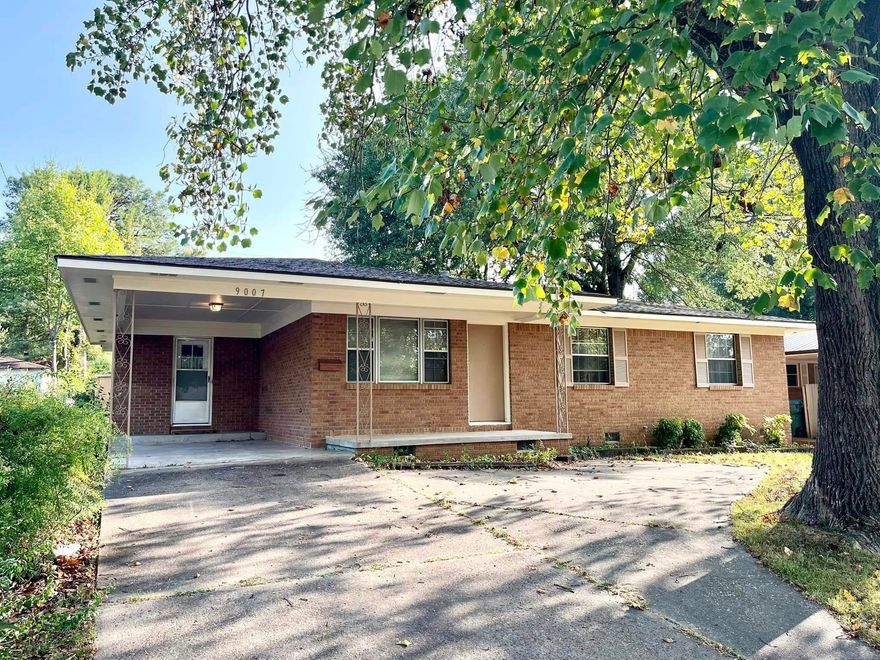 Wonderful home in established neighborhood walking distance to Henderson Middle School. Security Deposit is the same amount as the rent and the tenant is responsible for the utilities. This homeowner does not participate in Third Party Pay programs. For more information, Rushinhome21@gmail.com