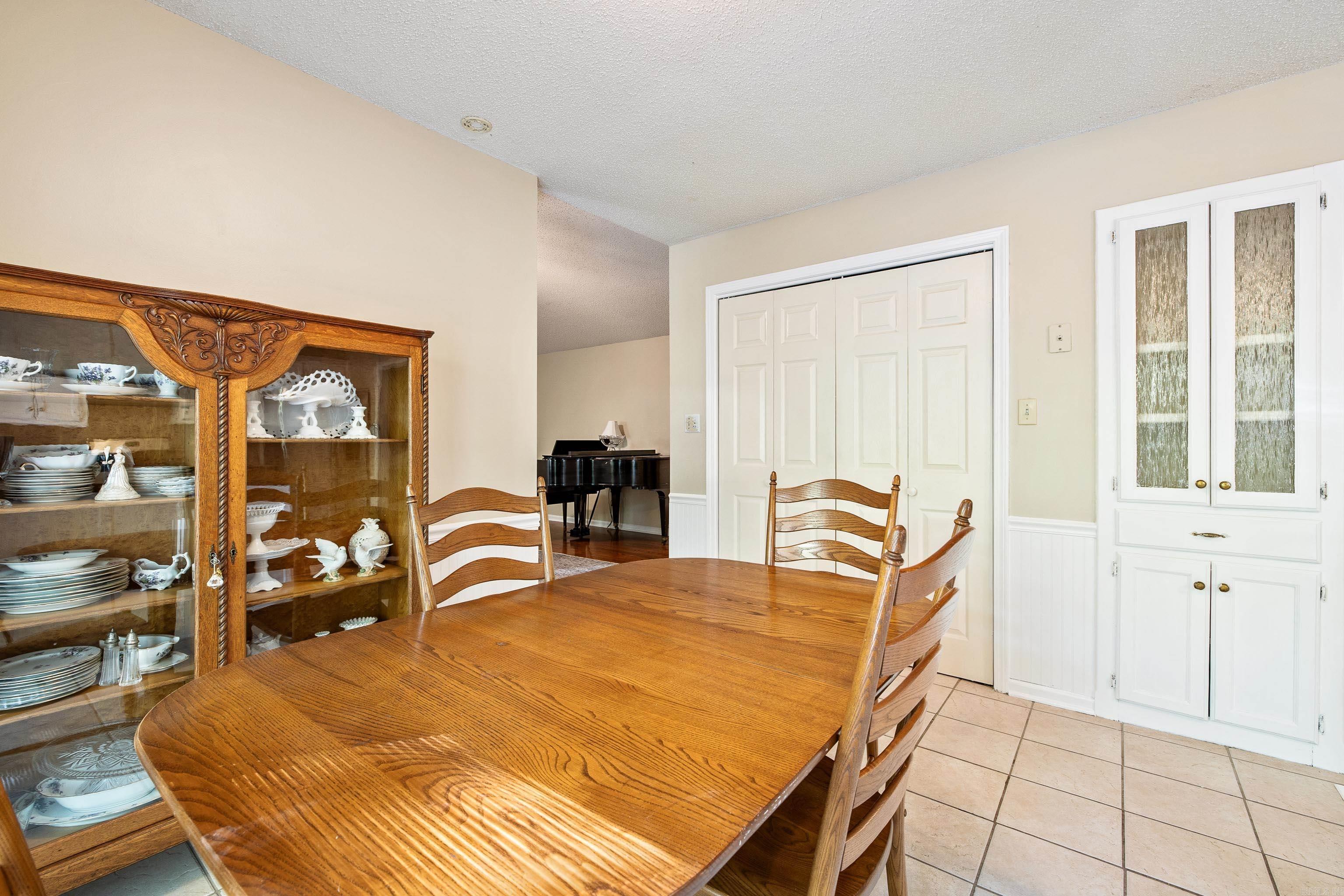 CEDAR RIDGE - Residential