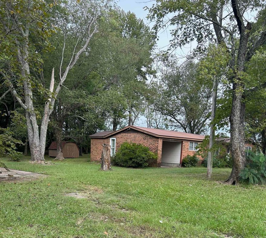 3 bedroom, 1 bath house located on hwy 167 in Bald Knob, Has approx 357 ft. of road frontage on Hwy 167. This property shows Subdivision 08-08-05 Bald Knob Outlets. No Minerals Convey