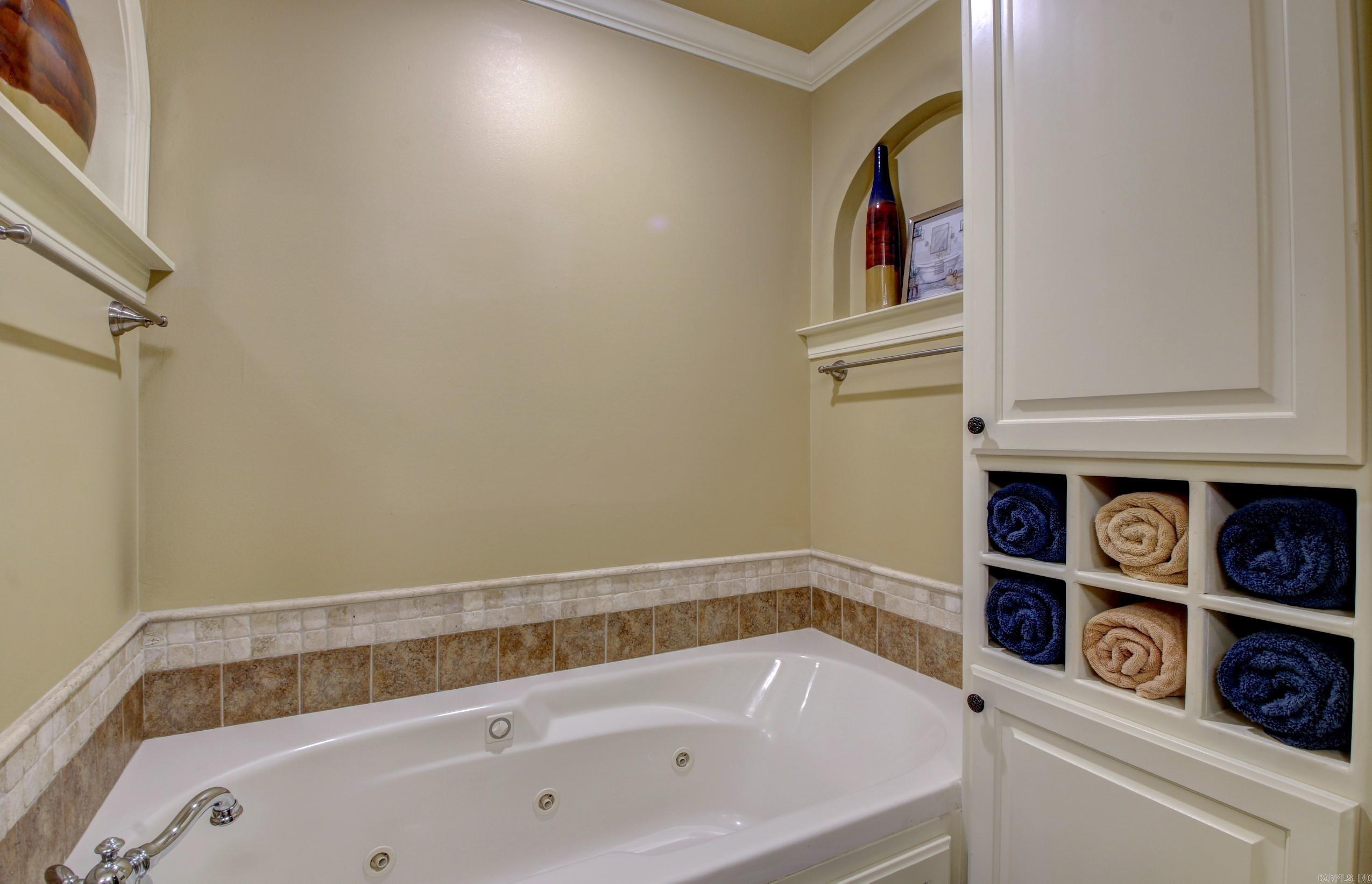 WOODLANDS EDGE - Residential