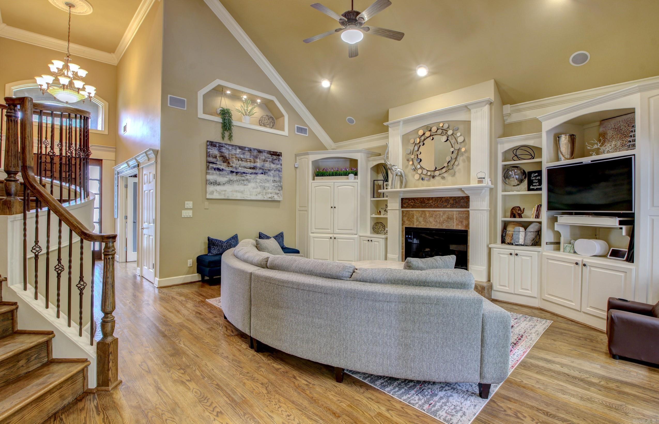 WOODLANDS EDGE - Residential