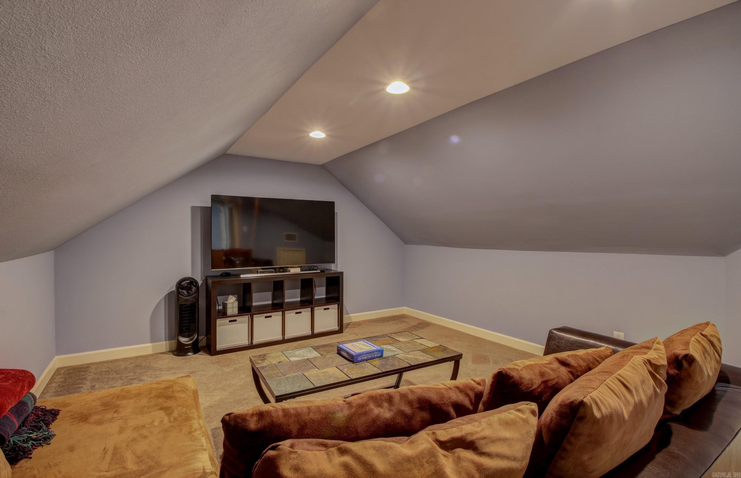 WOODLANDS EDGE - Residential