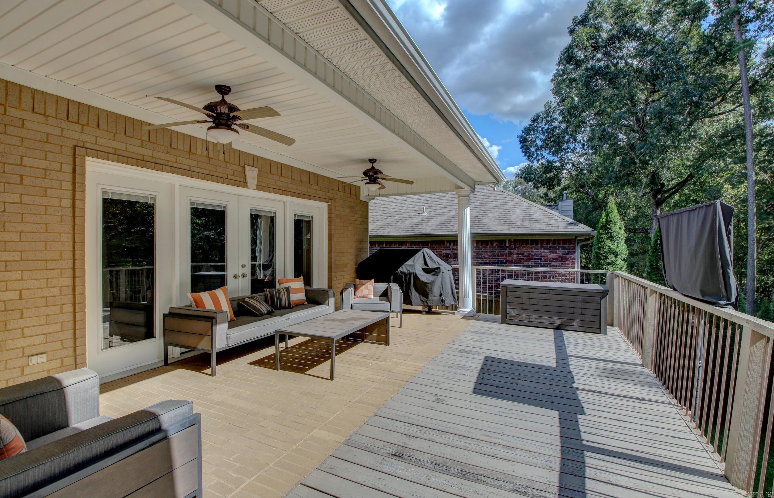 WOODLANDS EDGE - Residential