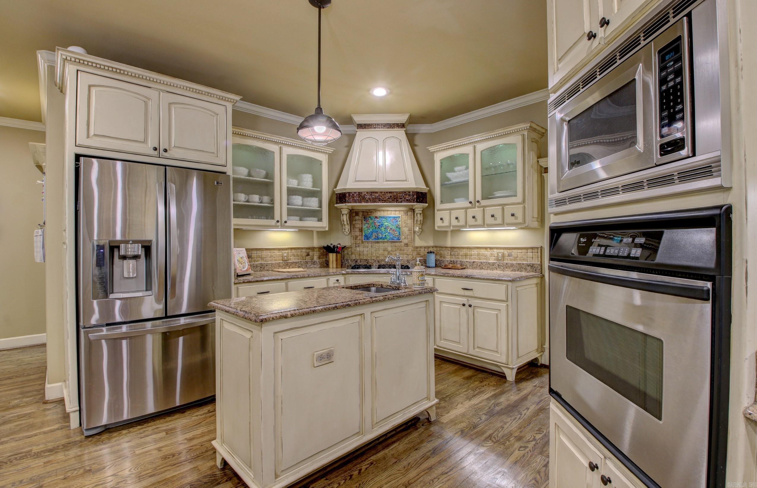 WOODLANDS EDGE - Residential