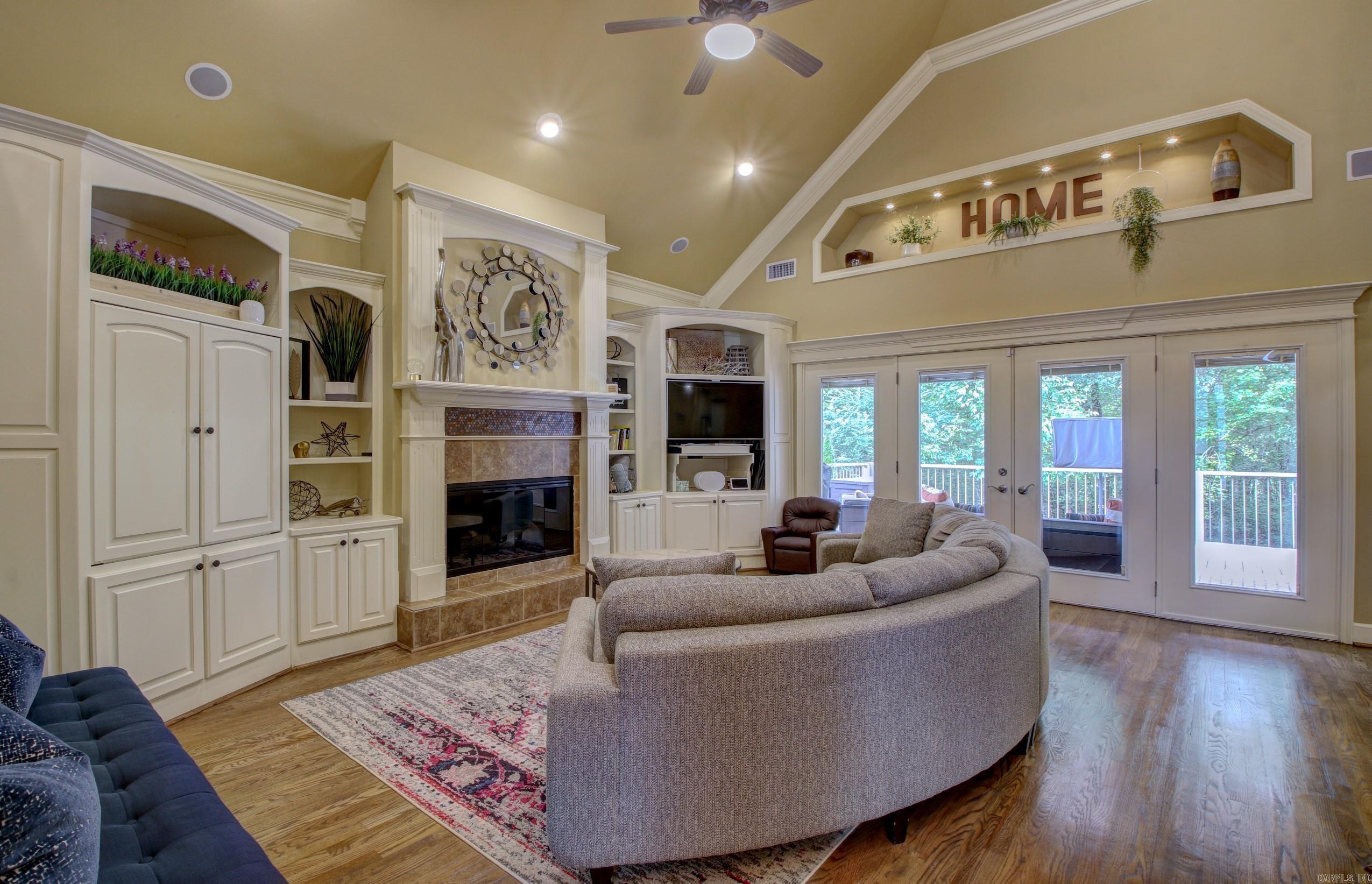 WOODLANDS EDGE - Residential