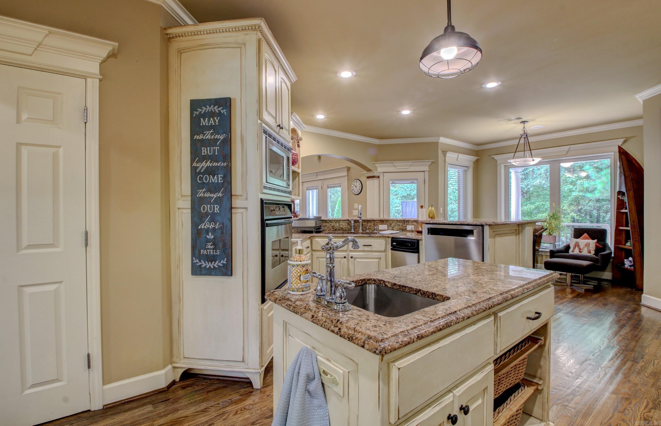 WOODLANDS EDGE - Residential