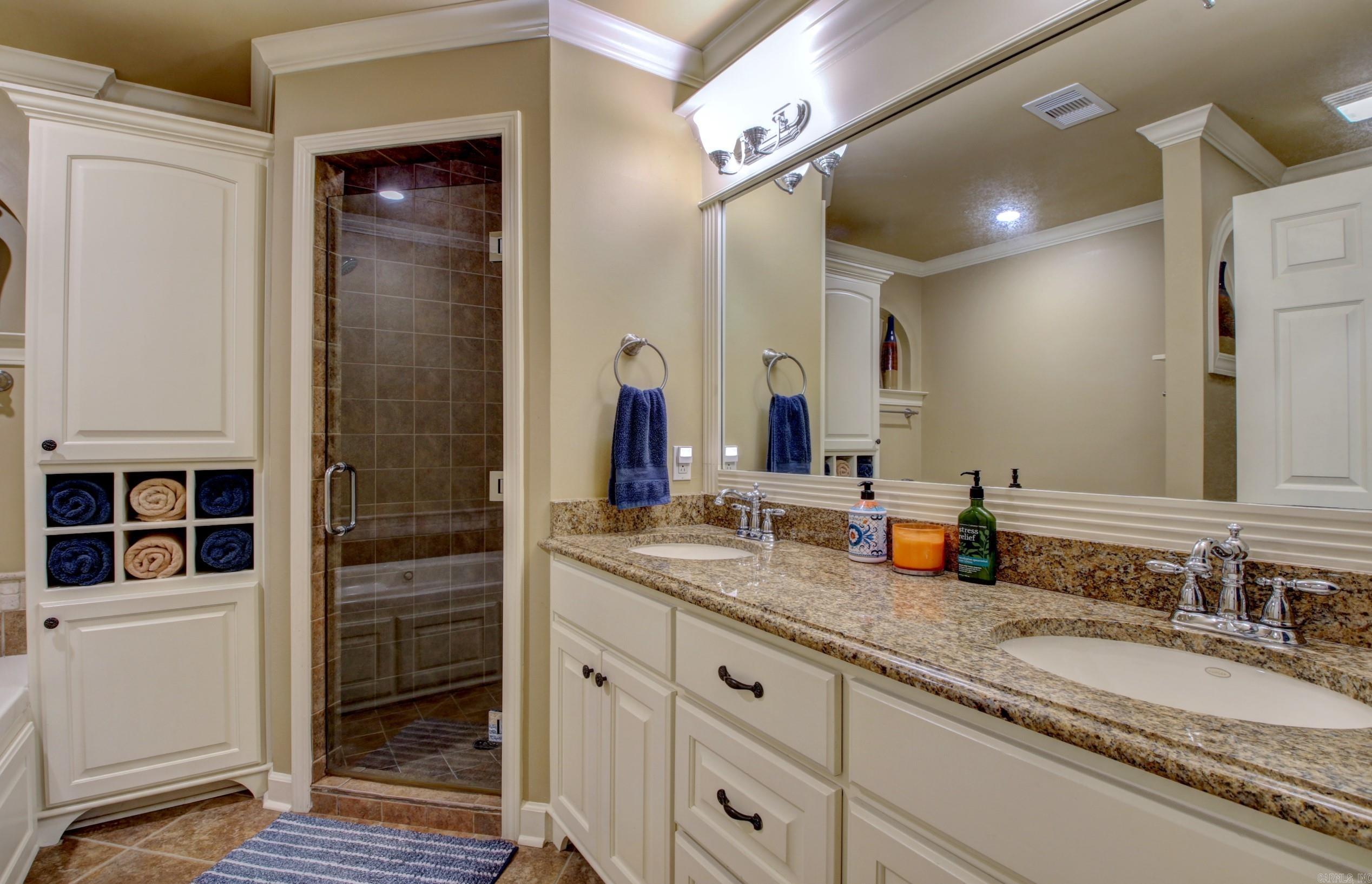 WOODLANDS EDGE - Residential