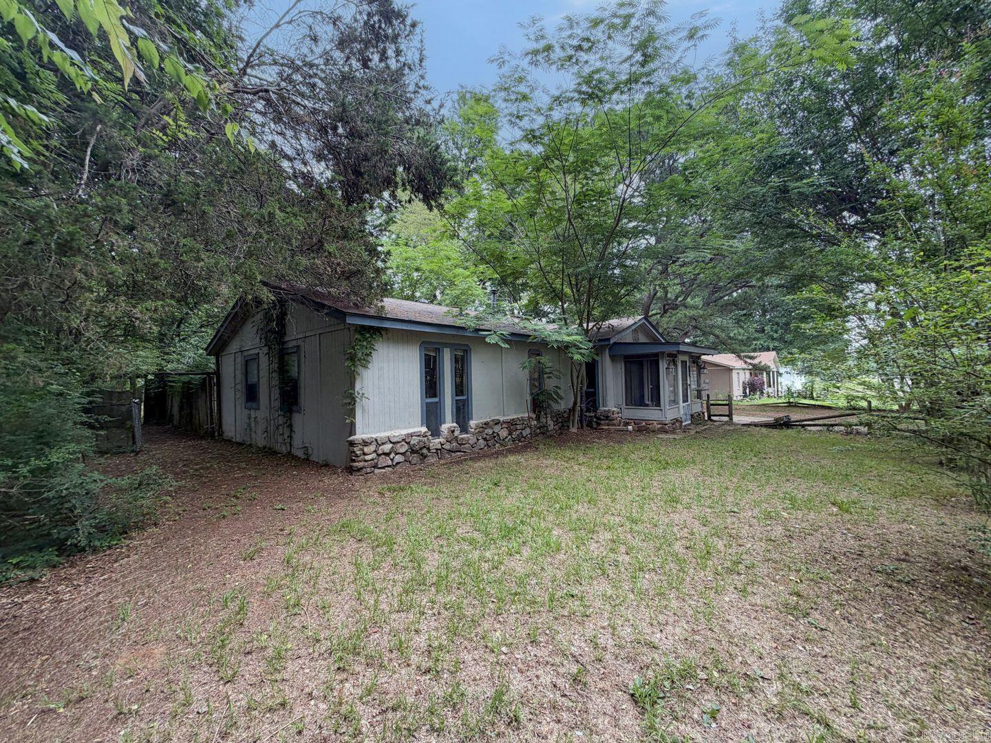 PEBBLE LAKE - Residential