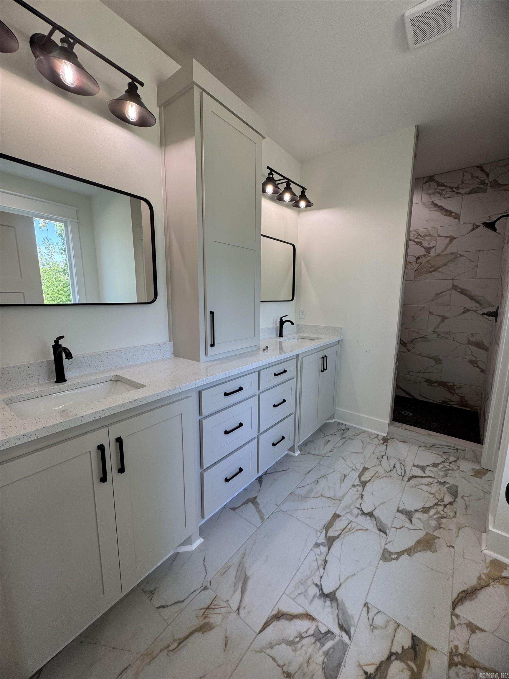 DETONTI PLACE PHASE I - Residential