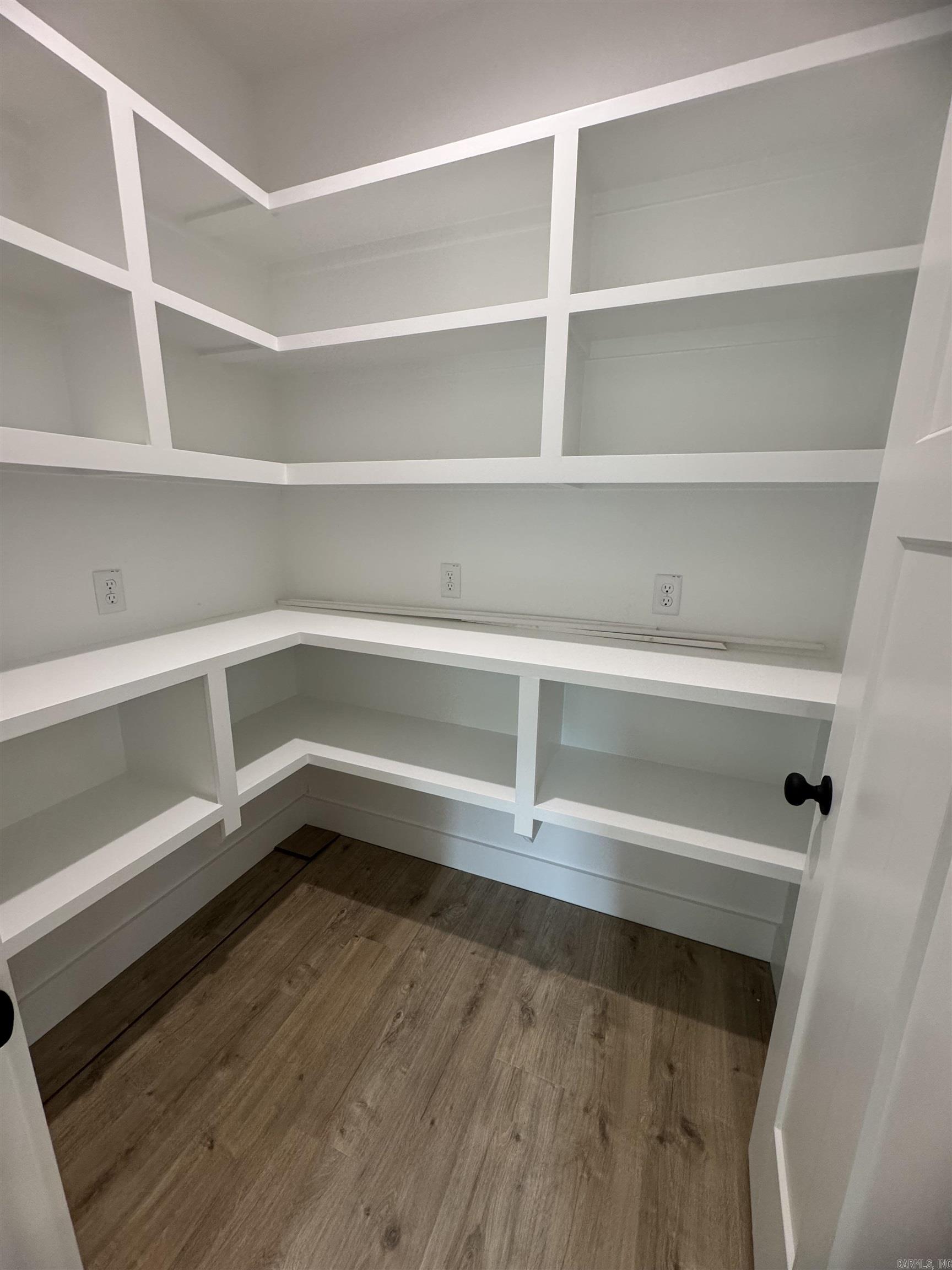 DETONTI PLACE PHASE I - Residential