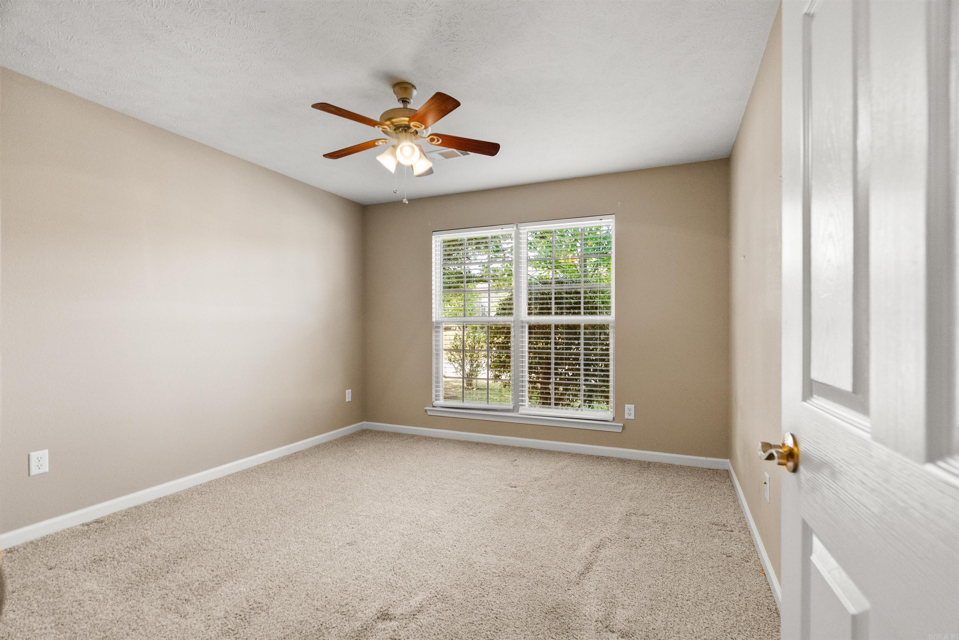 SPRING VALLEY - Residential