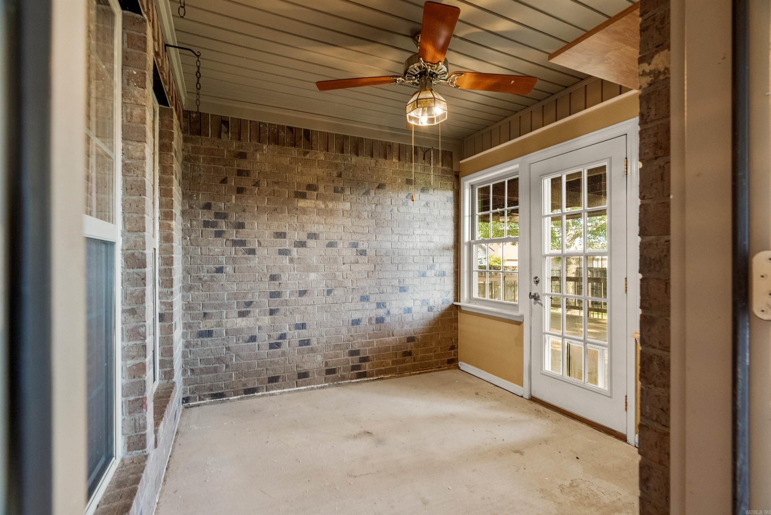 SPRING VALLEY - Residential