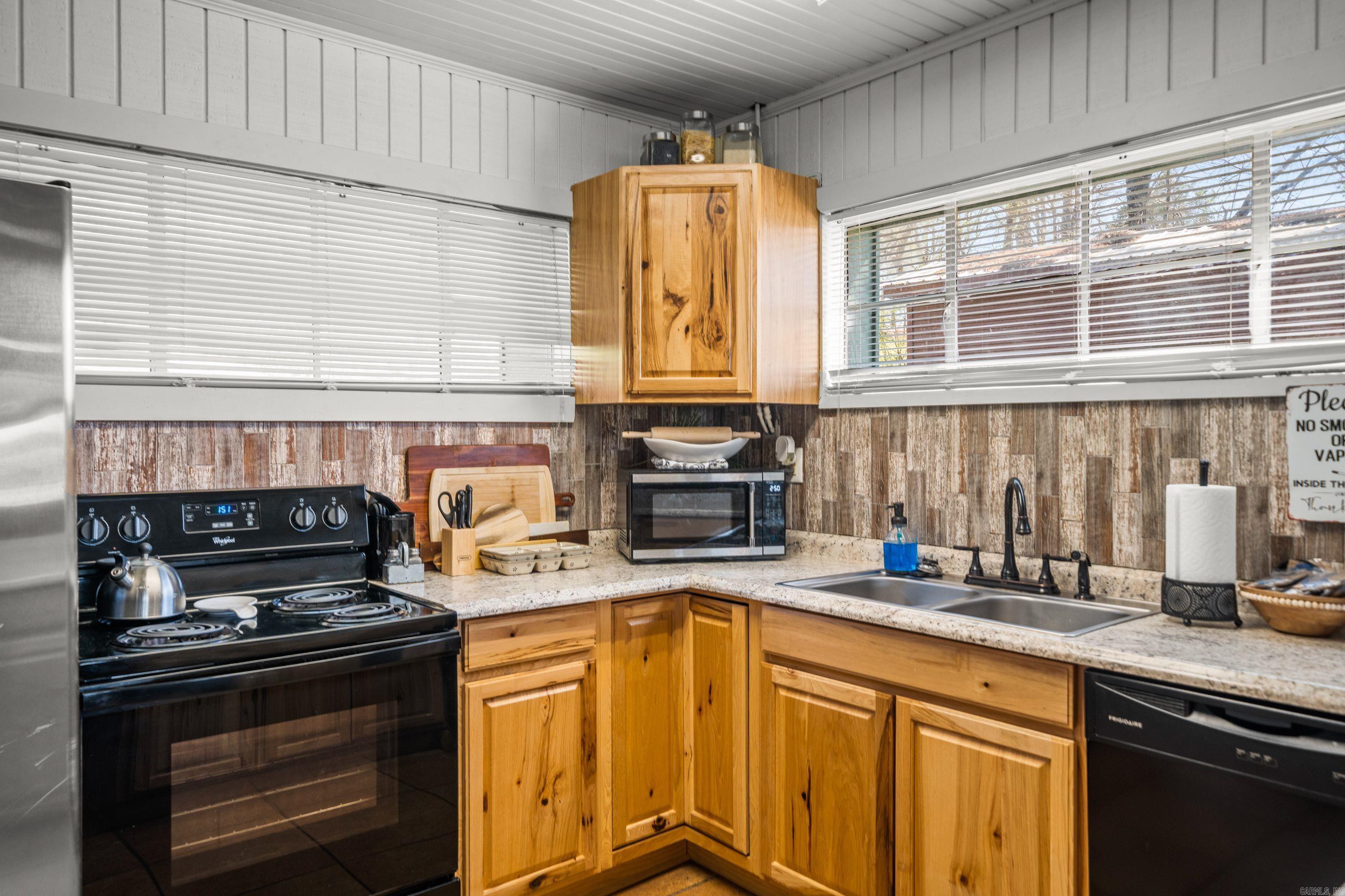 WESTWARD HO HEIGHTS - OUT - Residential