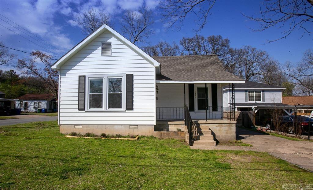 Whether youāre looking to expand your portfolio or step into real estate investing, this property offers immediate income potential! Please do not disturb tenant. Showings will be scheduled by appointment only once an offer is accepted.