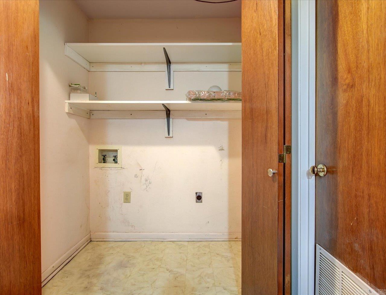 VALENCIA COURTS - Residential