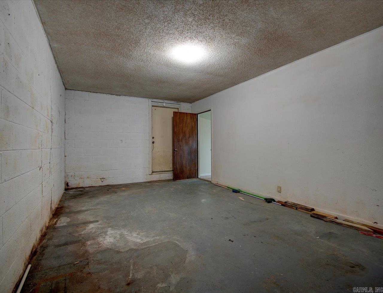 VALENCIA COURTS - Residential