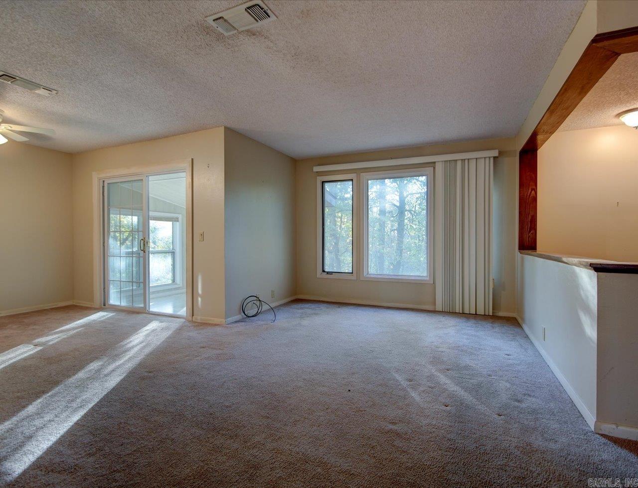 VALENCIA COURTS - Residential