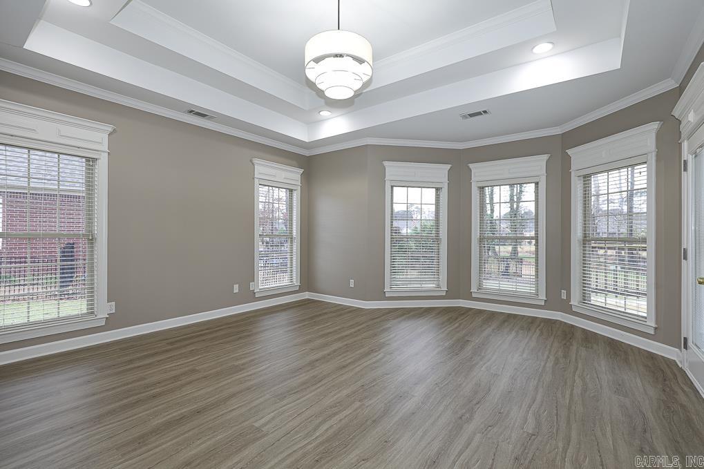 LONGHILLS VILLAGE - Residential