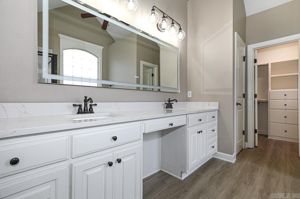 LONGHILLS VILLAGE - Residential