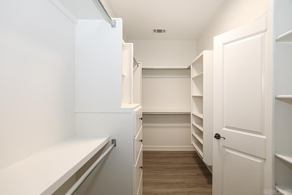 LONGHILLS VILLAGE - Residential