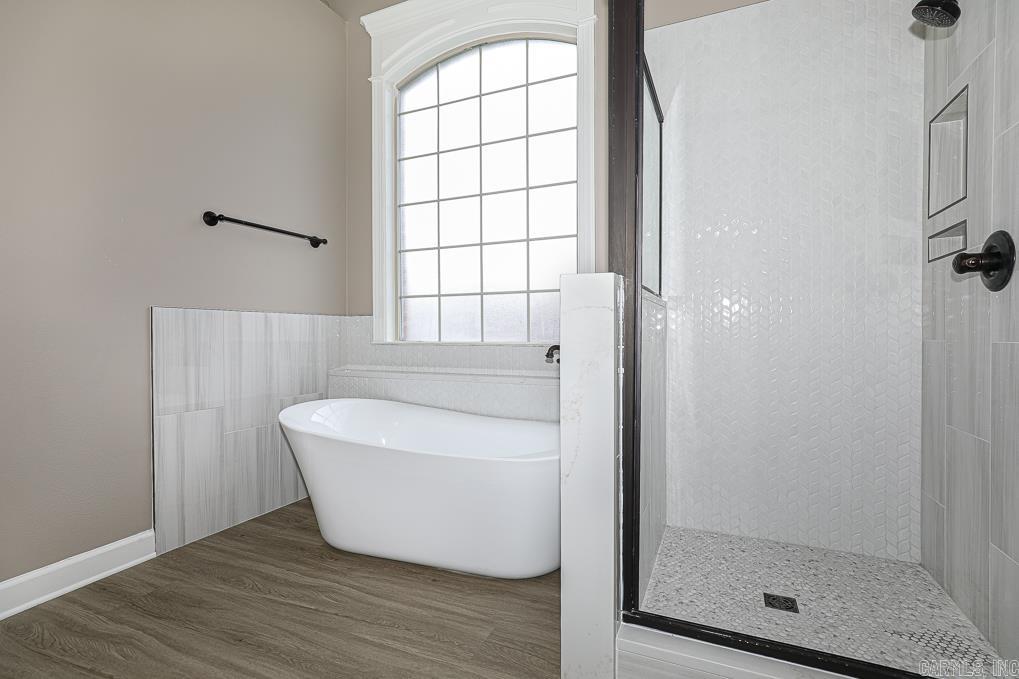 LONGHILLS VILLAGE - Residential