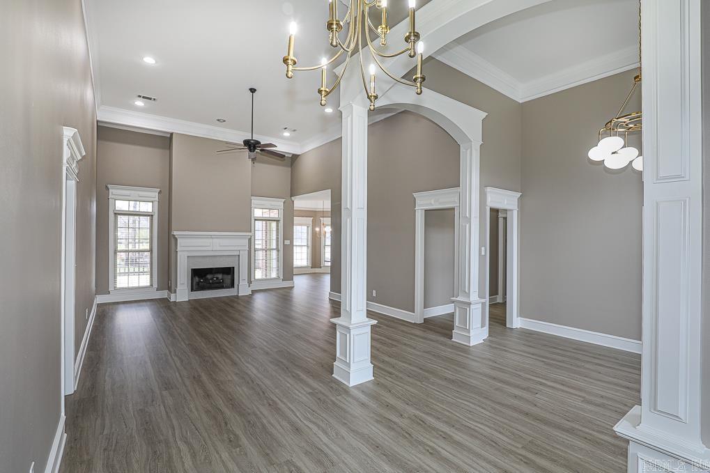 LONGHILLS VILLAGE - Residential