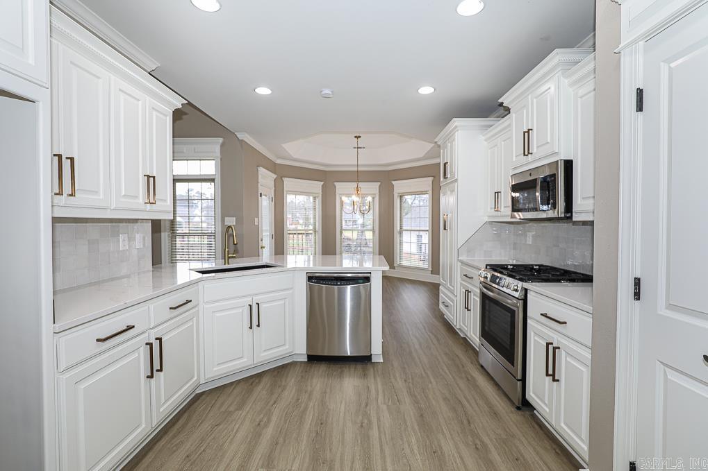 LONGHILLS VILLAGE - Residential