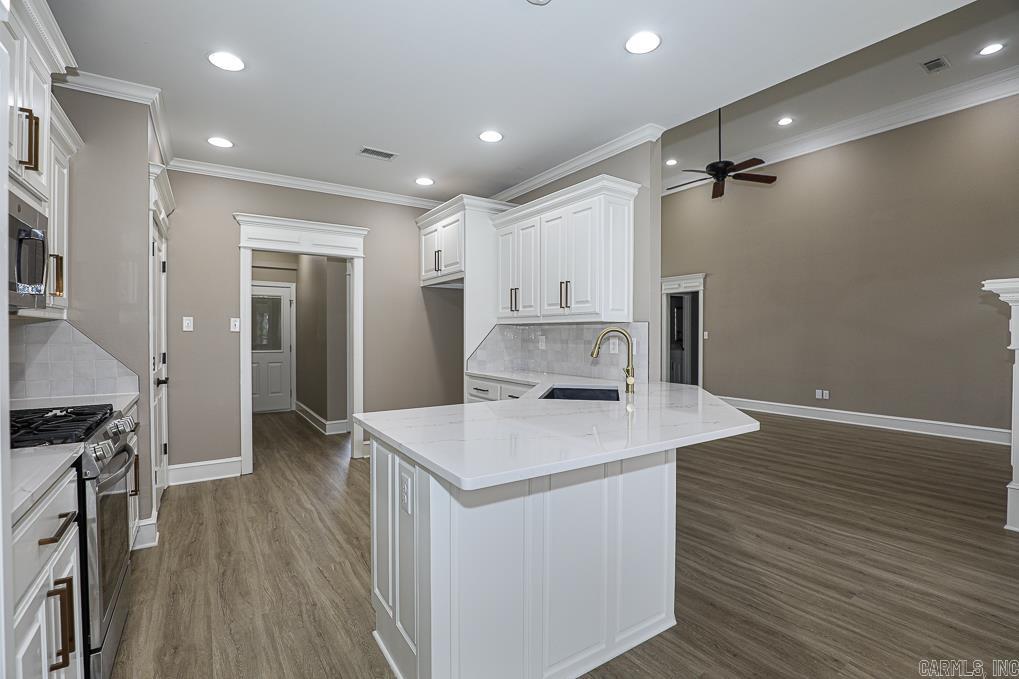 LONGHILLS VILLAGE - Residential